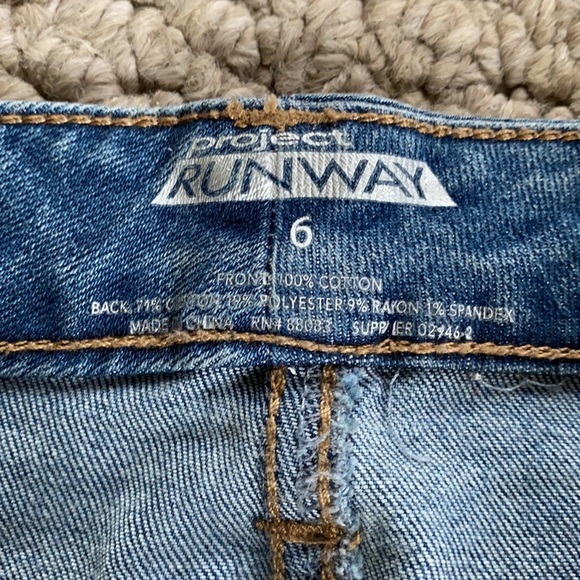 Project Runway Capris 6 - Picture 5 of 6